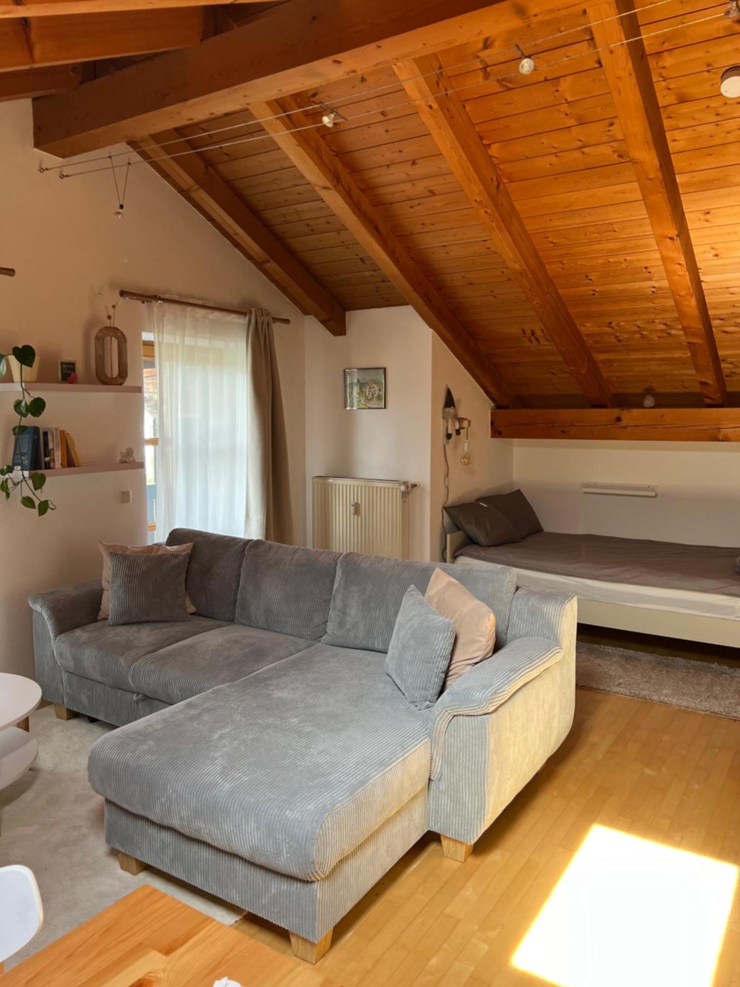Gemuetliche Dachgeschosswohnung Mit Balkon Ainring Esterno foto